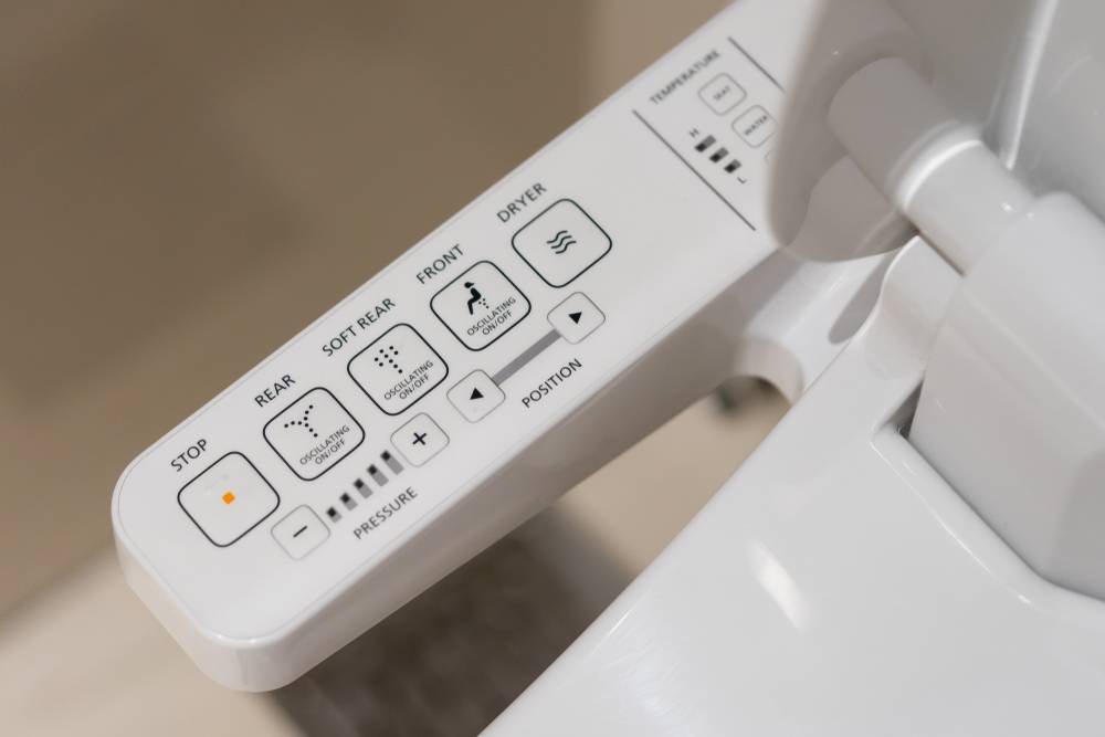 WC japonais : entretenir les surfaces de contact et les têtes de douchette-1